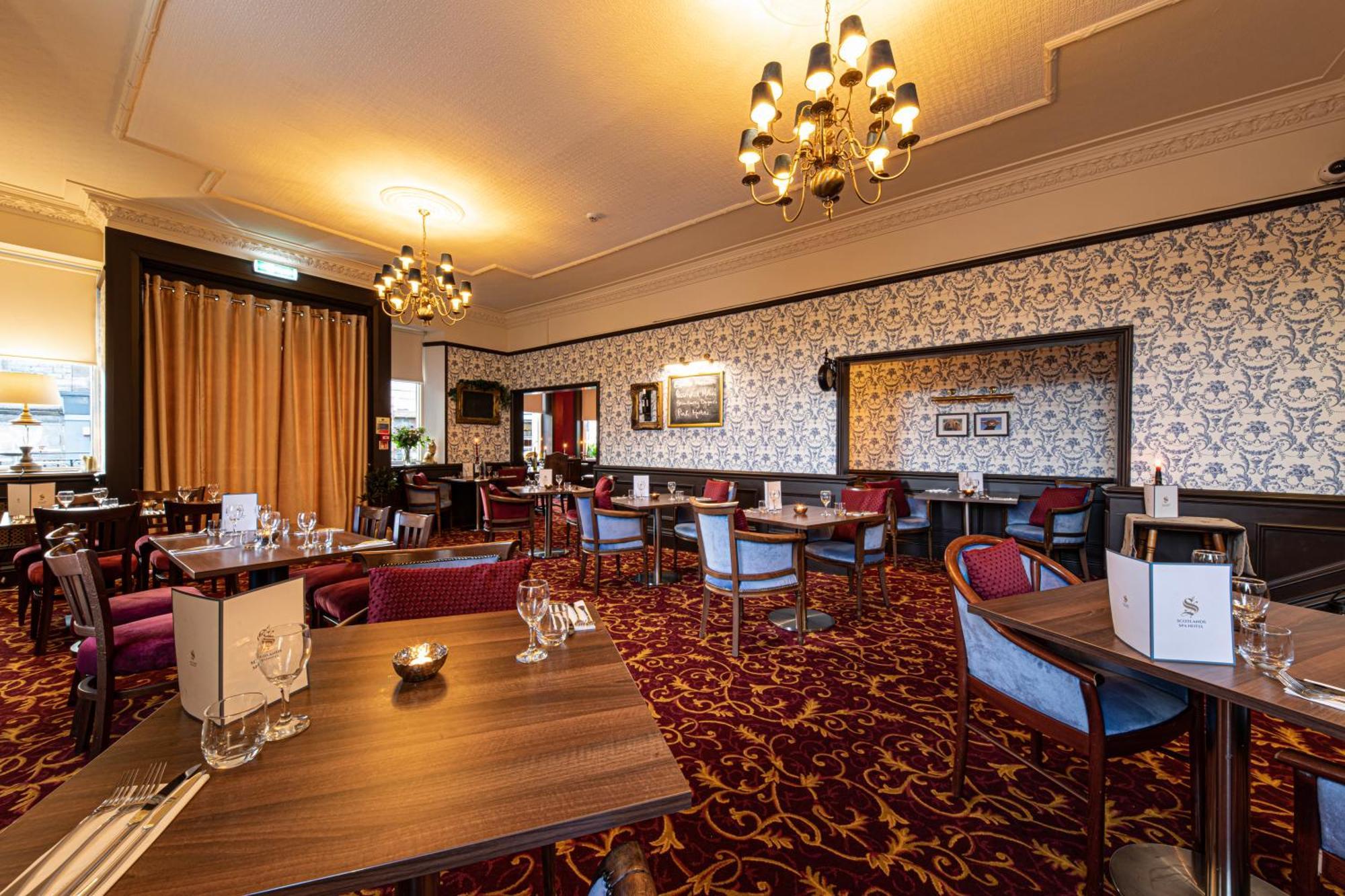 פיטלוצ'רי Scotland'S Spa Hotel מראה חיצוני תמונה