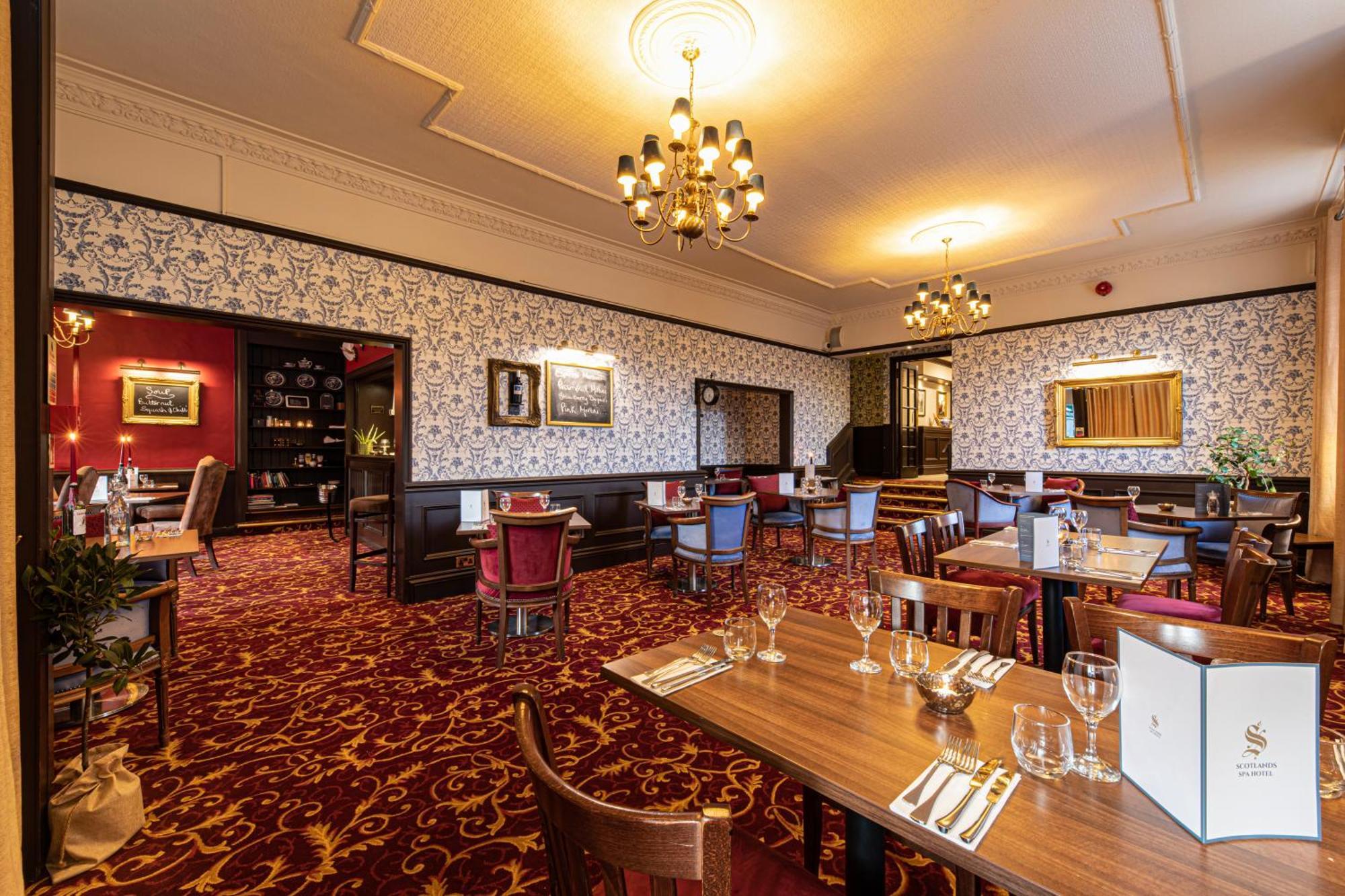 פיטלוצ'רי Scotland'S Spa Hotel מראה חיצוני תמונה