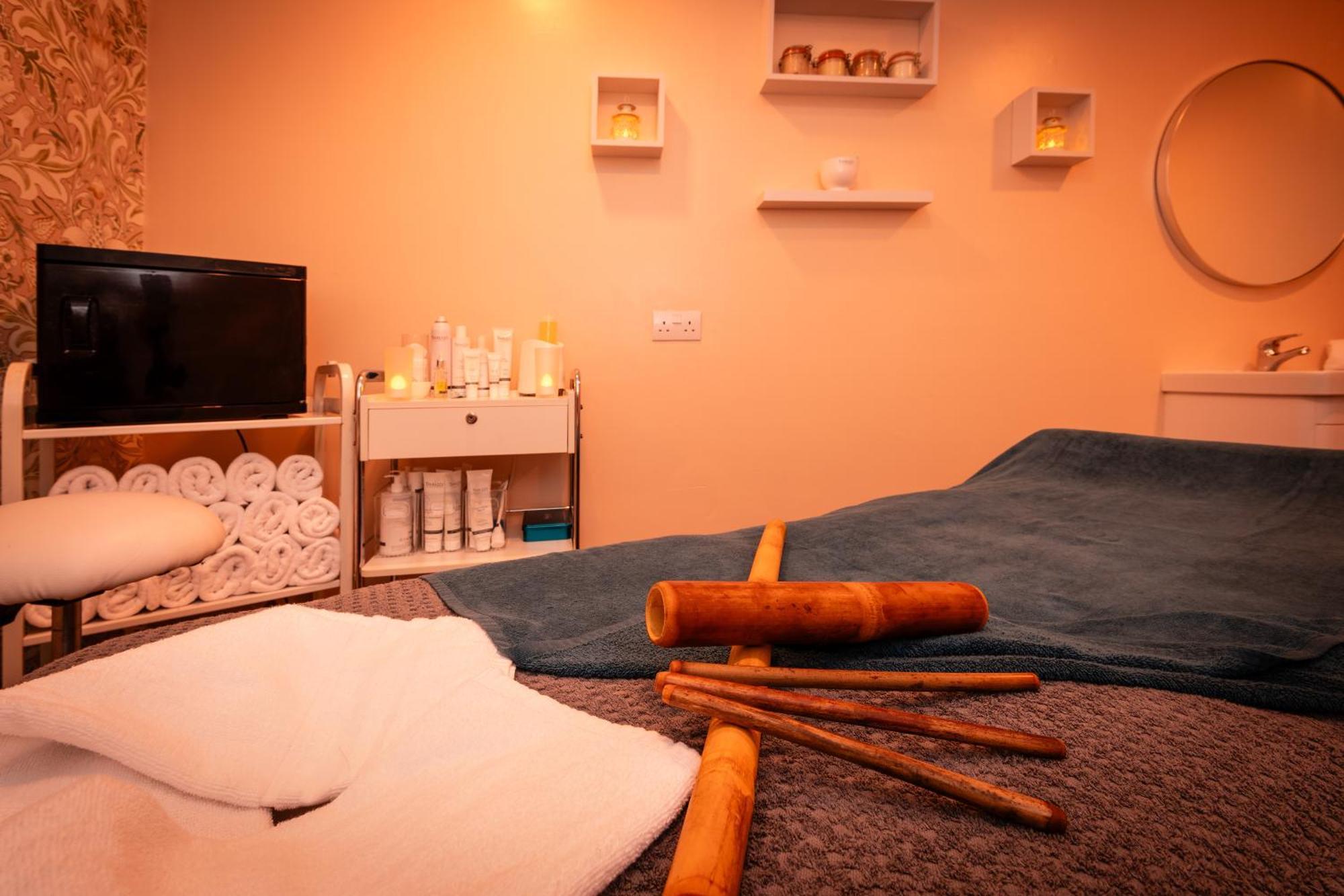 פיטלוצ'רי Scotland'S Spa Hotel מראה חיצוני תמונה